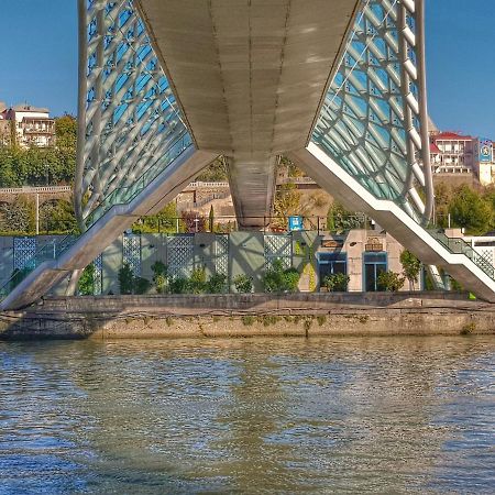 The Bridge Hostel Tbilisi Eksteriør bilde